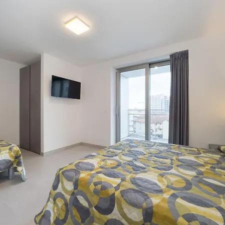 アパート Lignano Flat With Balcony リニャーノ・サッビアドーロ