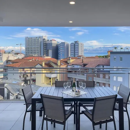 Lignano Flat With Balcony Lejlighed
